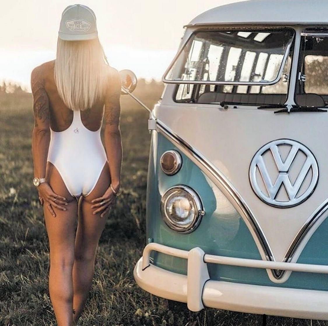 VW Bus девушка