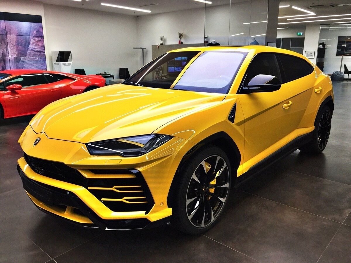 Lamborghini Urus 2019 желтый
