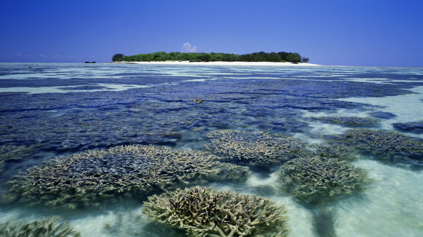 Какие острова у берегов австралии. Большой Барьерный риф (ББР), Австралия. Большой коралловый риф в Австралии. Острова большого барьерного рифа. Морской национальный парк барьерного рифа.