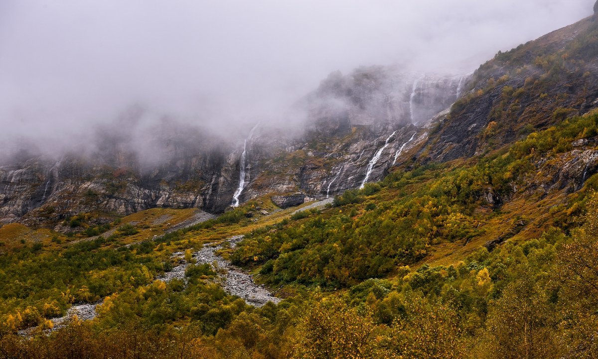 Софийские водопады осень Архыз