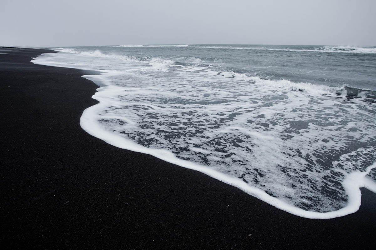 Камчатка черный пляж