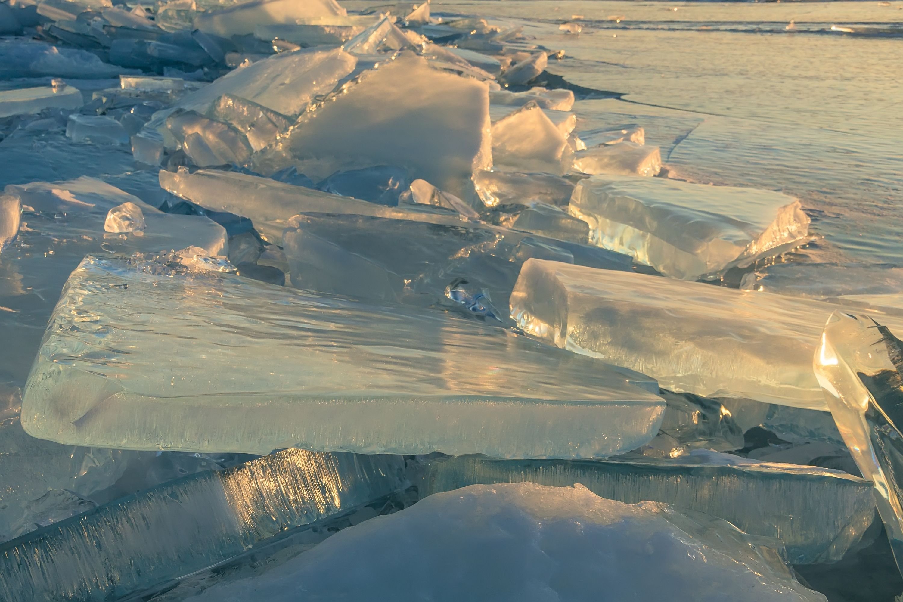 Пузырьки на байкале. Байкальский лед. Замерзший Байкал. Байкал море замерзло. Замерзший Байкал фото.