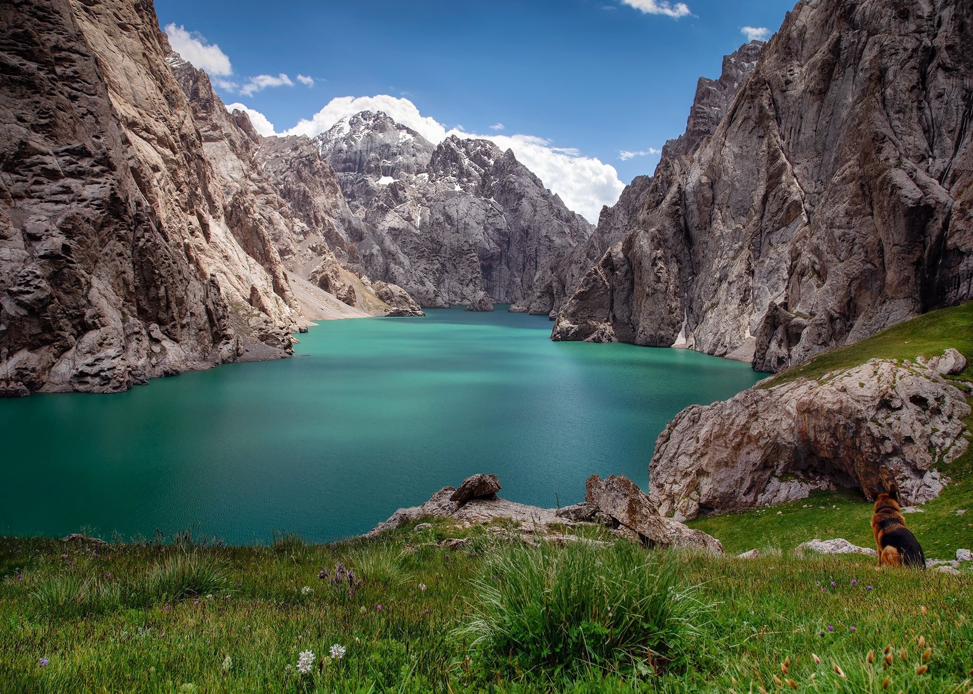 Озеро Кель-Суу Киргизия. Озеро Кель Суу. Киргизия озеро коль Суу. Озеро Кель Су Киргизия.