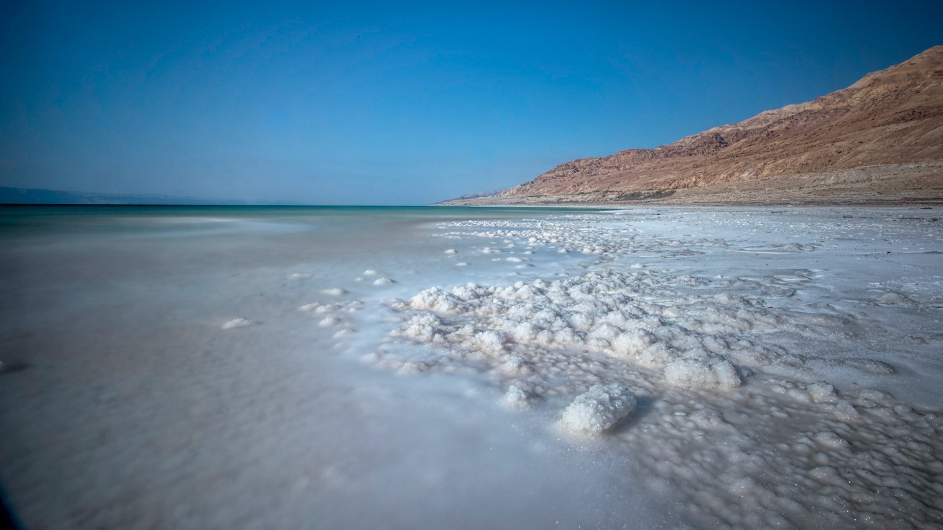 Какие воды самые соленые. Евразия Мертвое море. Соленое озеро Мертвое море. Озеро Баскунчак.