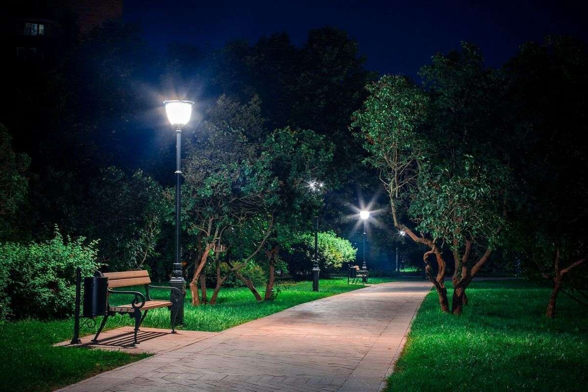 Вилино парк ночью