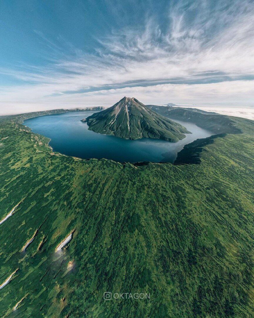 Вулкан Креницына, Курильские острова