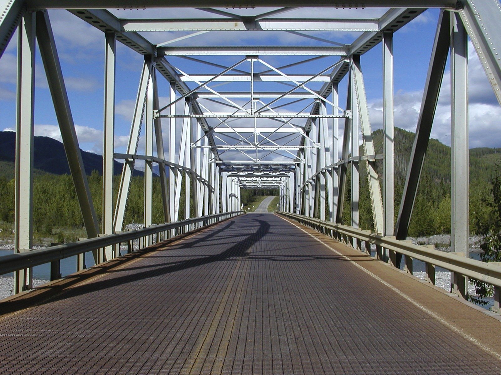 Подошва моста. Мост через Линду Толоконцево-Могильцы. Виадук Летбридж. Мост Айрон бридж. Однопролетный Железнодорожный мост.