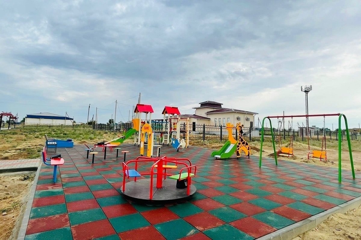 Фото Калмыкия Яшкульский район Чилгире детская площадка