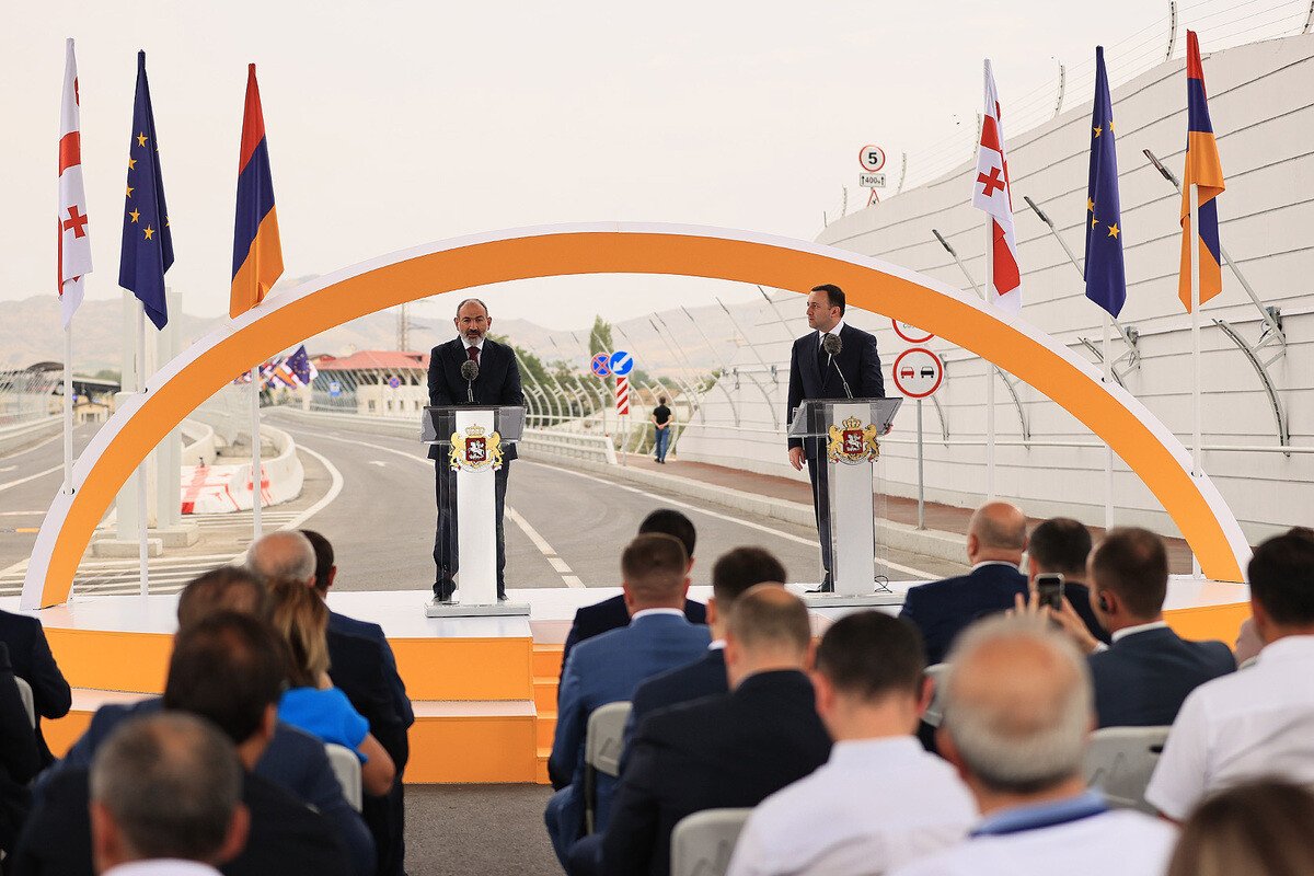 Открытый новый мост Армении и Грузии