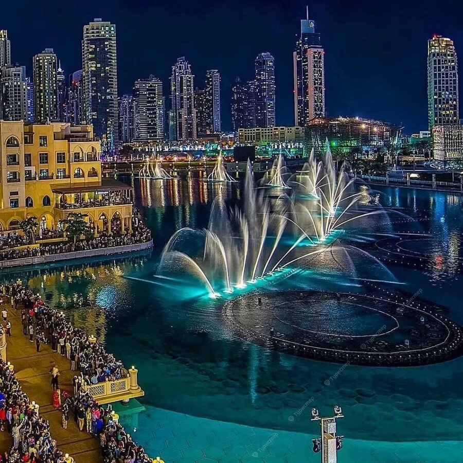 Самые красивые фотографии города. Фонтан Дубай. Фонтаны Атлантис Дубай. Дубай Молл фонтан. Дубай достромичательности.