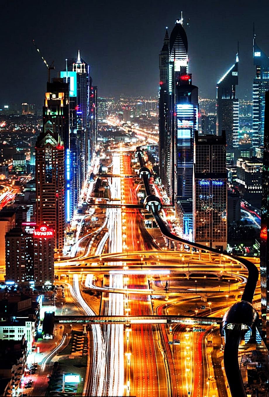 Самые классные города. Дубай (ОАЭ). Мегаполис Дубай. Мегаполис Дубай ночной. Ночной Дубай с высоты птичьего полета.