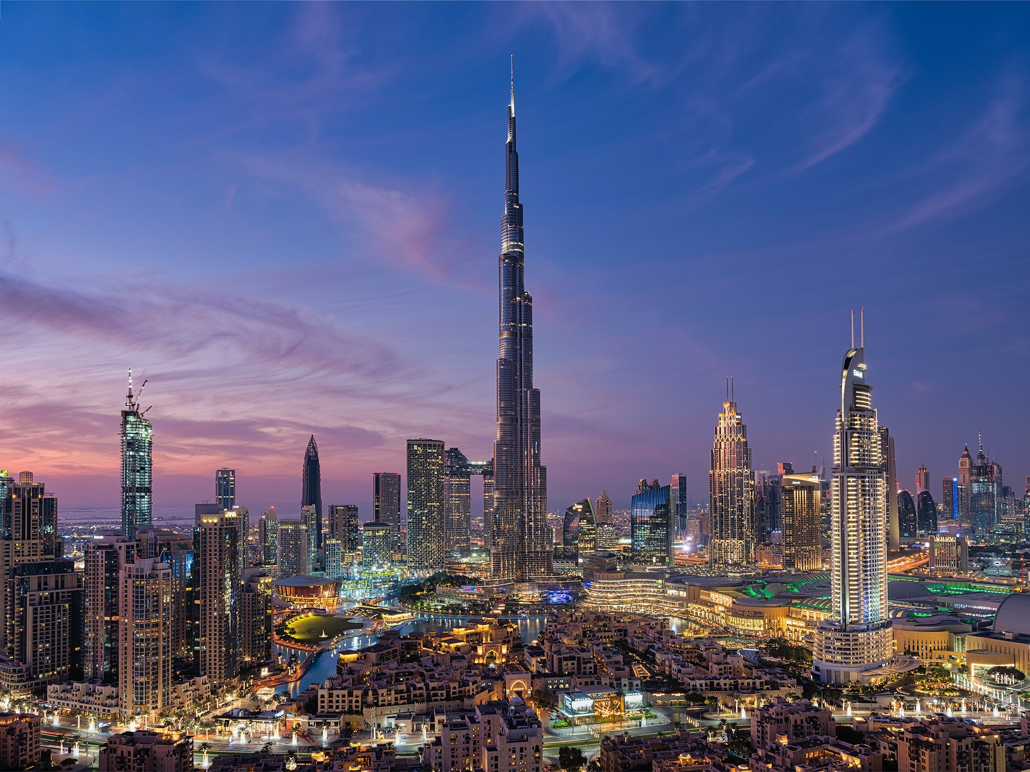 Uae cities. Бурдж-Халифа Дубай. Небоскрёб Бурдж-Халифа в Дубае. Дубай Бурдж Калиф. Бурдж-Халифа (828 м). Дубай, ОАЭ.