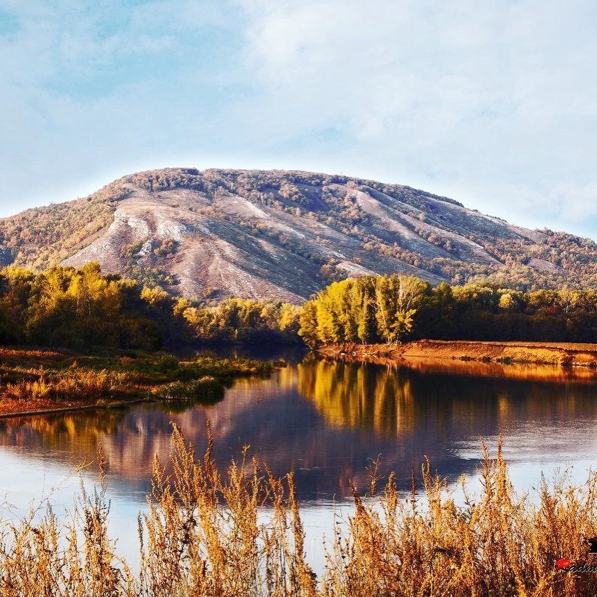 Гора Куштау озеро