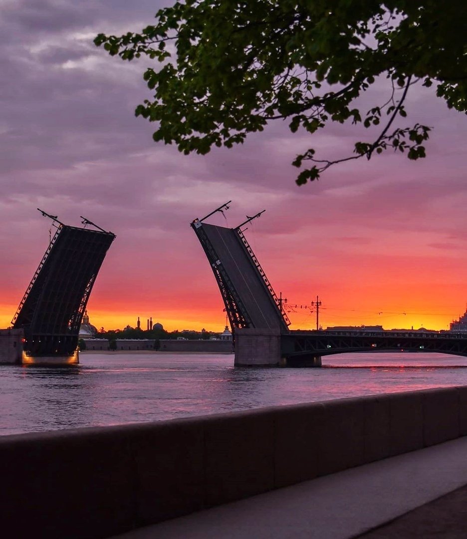 Разводной мост в Санкт-Петербурге Дворцовый мост