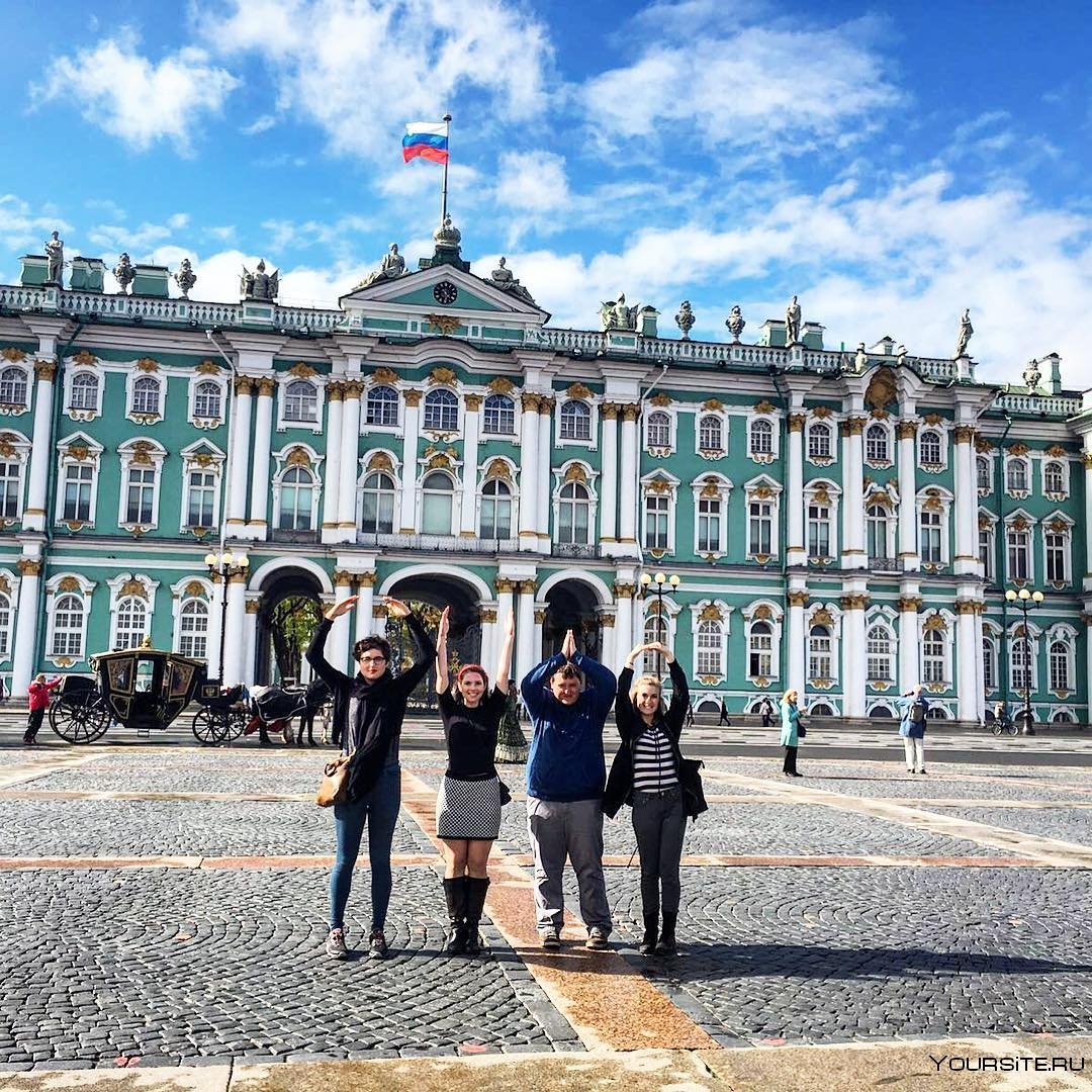 Петербург зимний дворец туристы