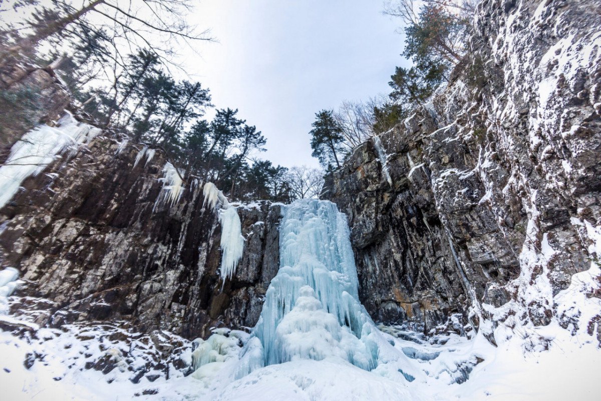 Зимние Беневские водопады