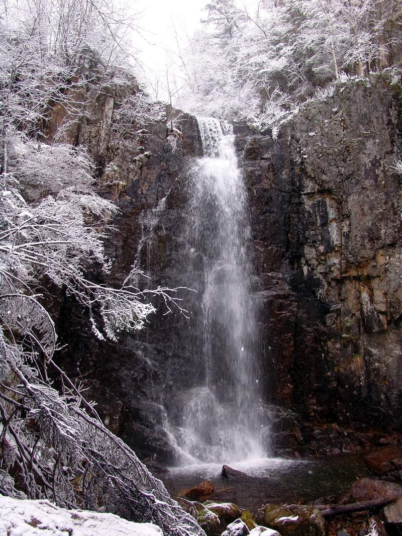 Еломовские (Беневские) водопады