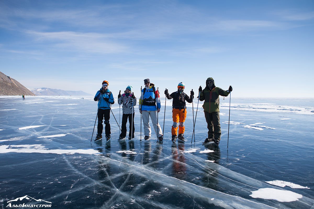 Озеро Байкал на коньках