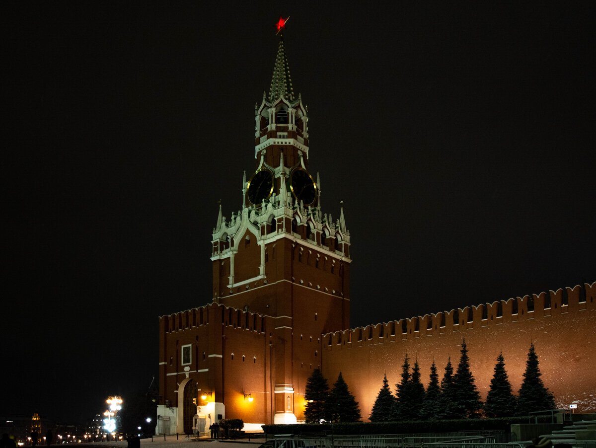 Спасская башня Московского Кремля ночью