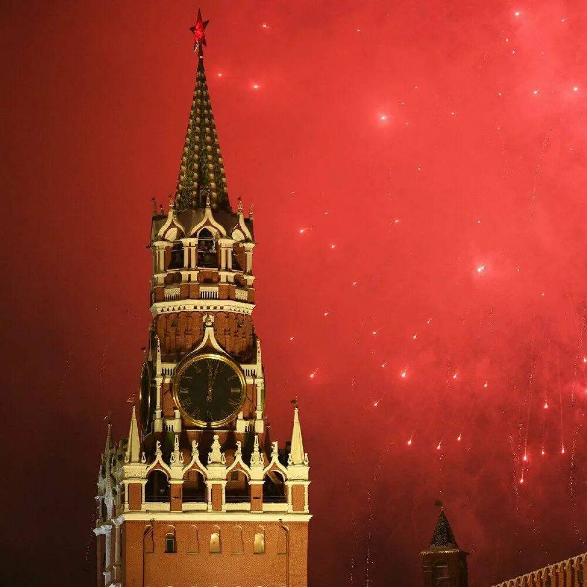 Спасская башня Кремля 2022