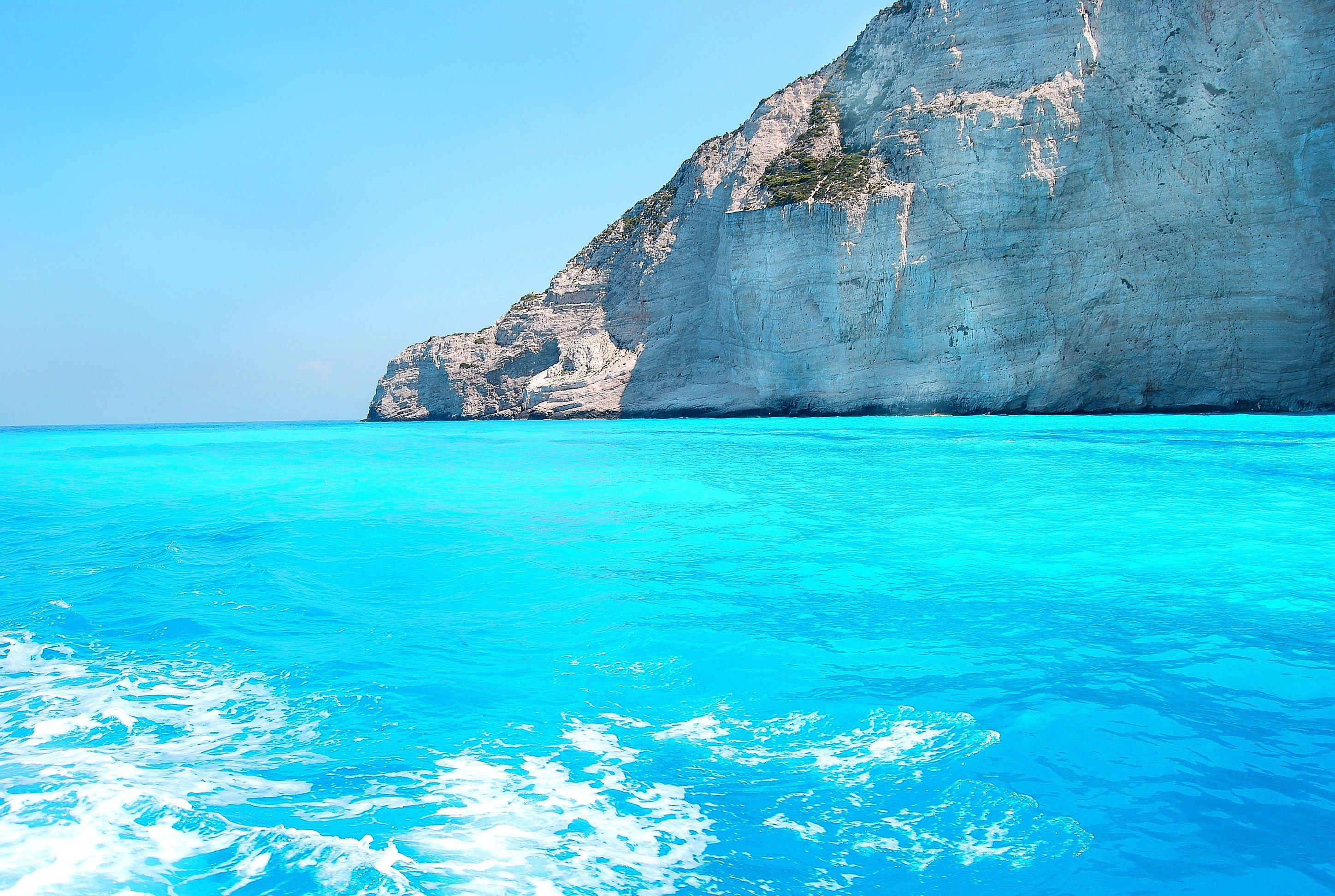 Ионическое море в Греции. Греция Ионическое море берег. Лагуна Закинтос. Средиземное море Ионические острова. Голубая вода сегодня