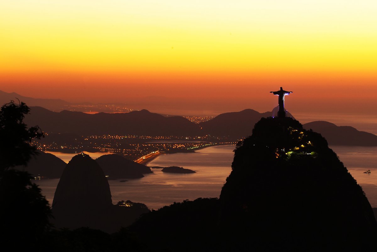 Корковадо Рио-де-Жанейро на закате