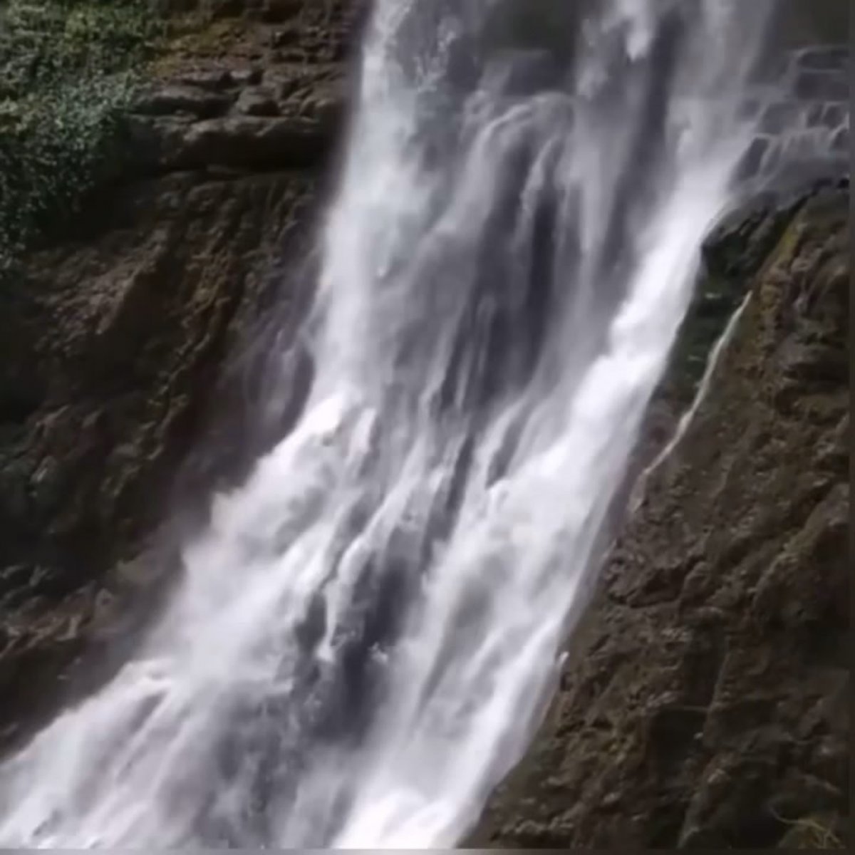 Ткварчал водопады