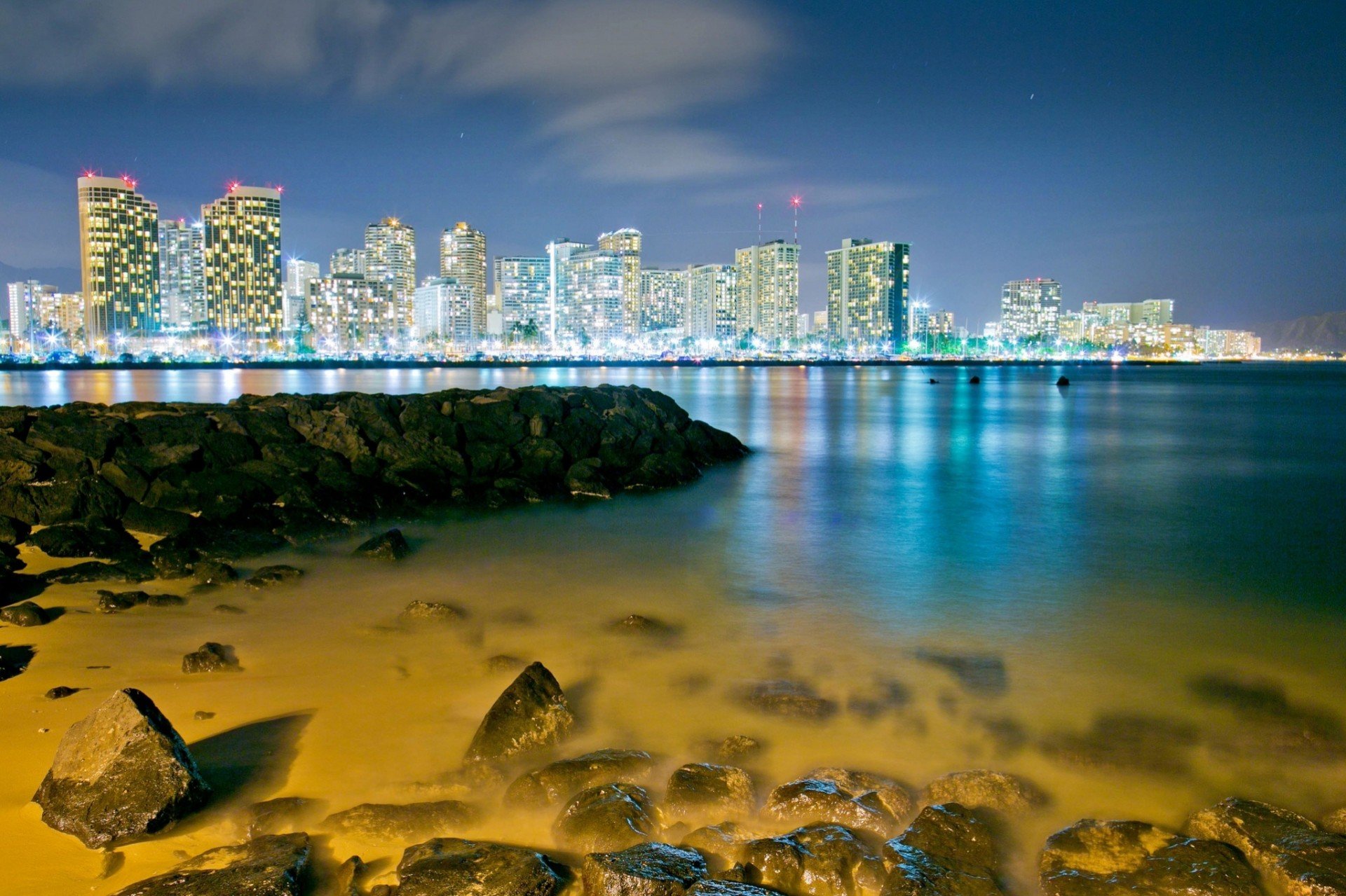 Картинки природа маями. Гонолулу Гавайи. Гонолулу Оаху Гавайи. Штат Гавайи города. Гавайи Honolulu Night.