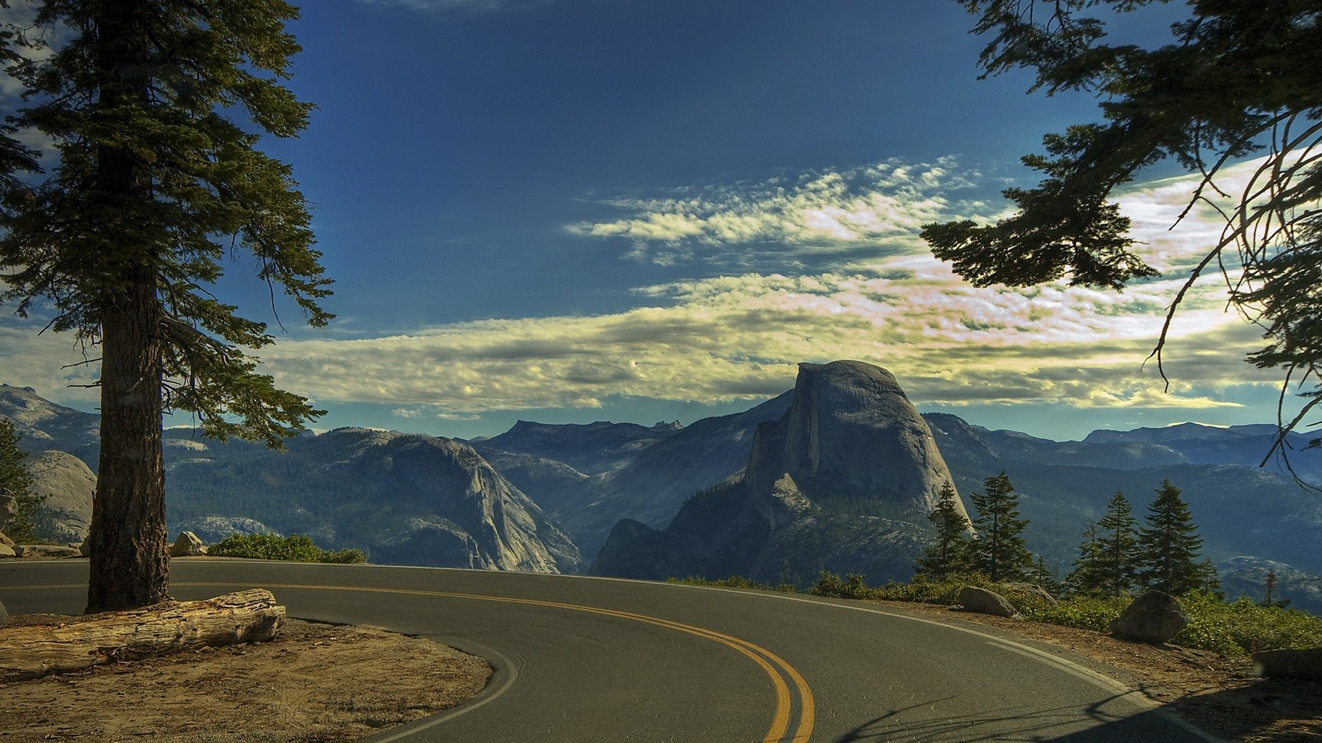 Национальный парк Йосемити Калифорния США. Стоун-Маунтин Аппалачи. Штат Вашингтон дороги. Пейзаж с дорогой.