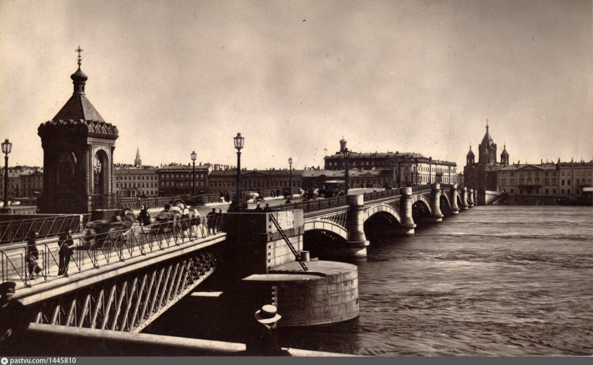 Николаевский мост в Санкт-Петербурге