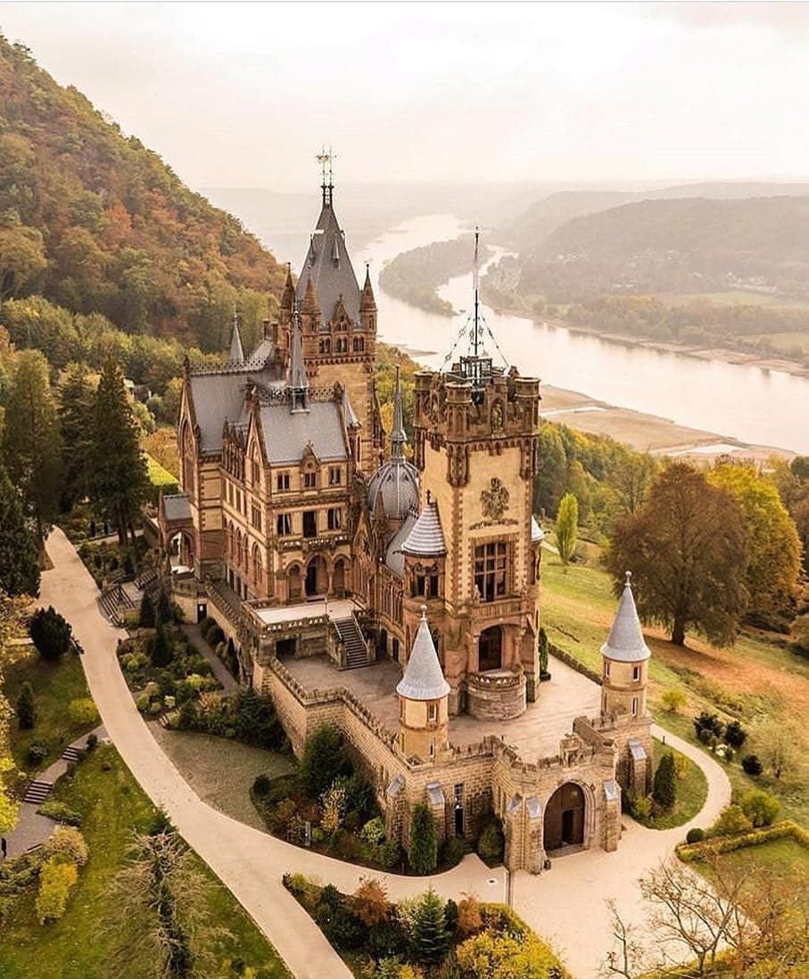 Замок Драхенбург Германия