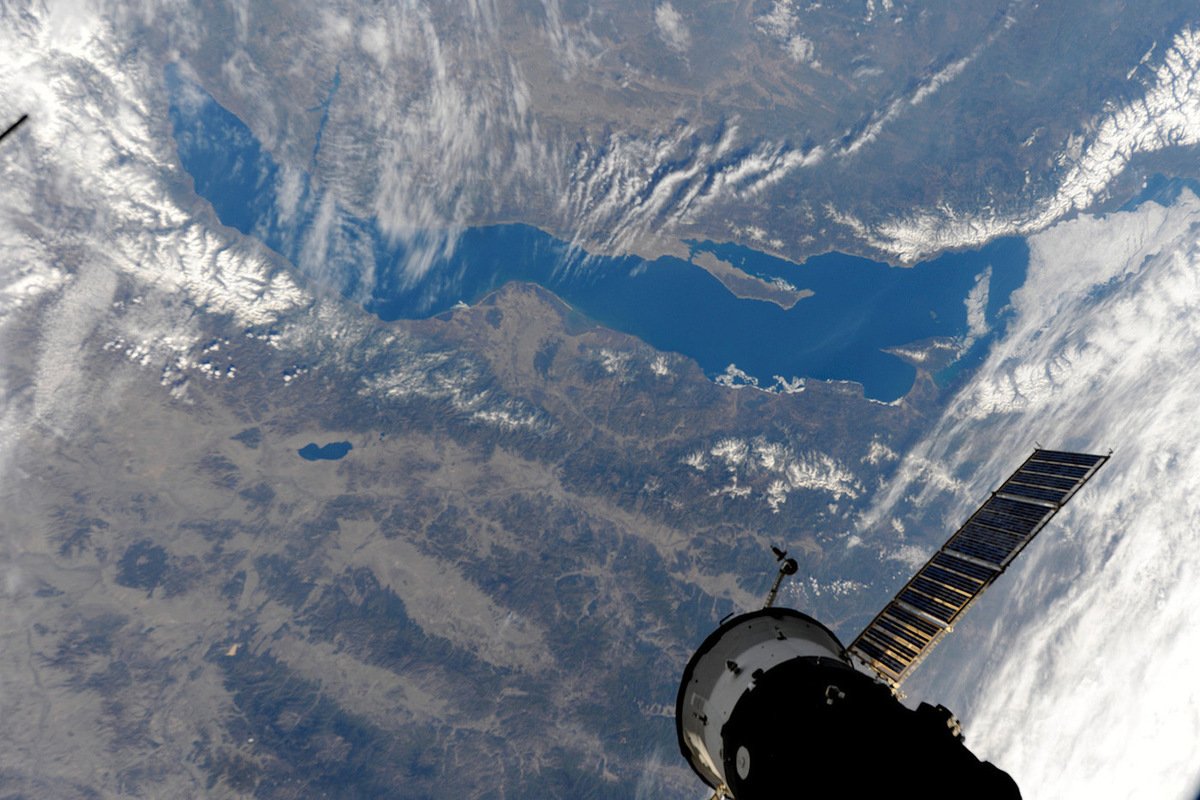 Озеро Байкал вид из космоса