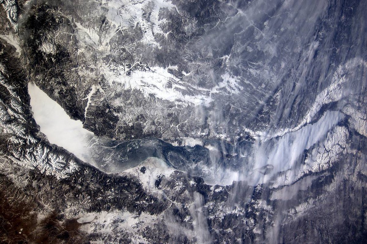 Озеро Байкал снимок с космоса