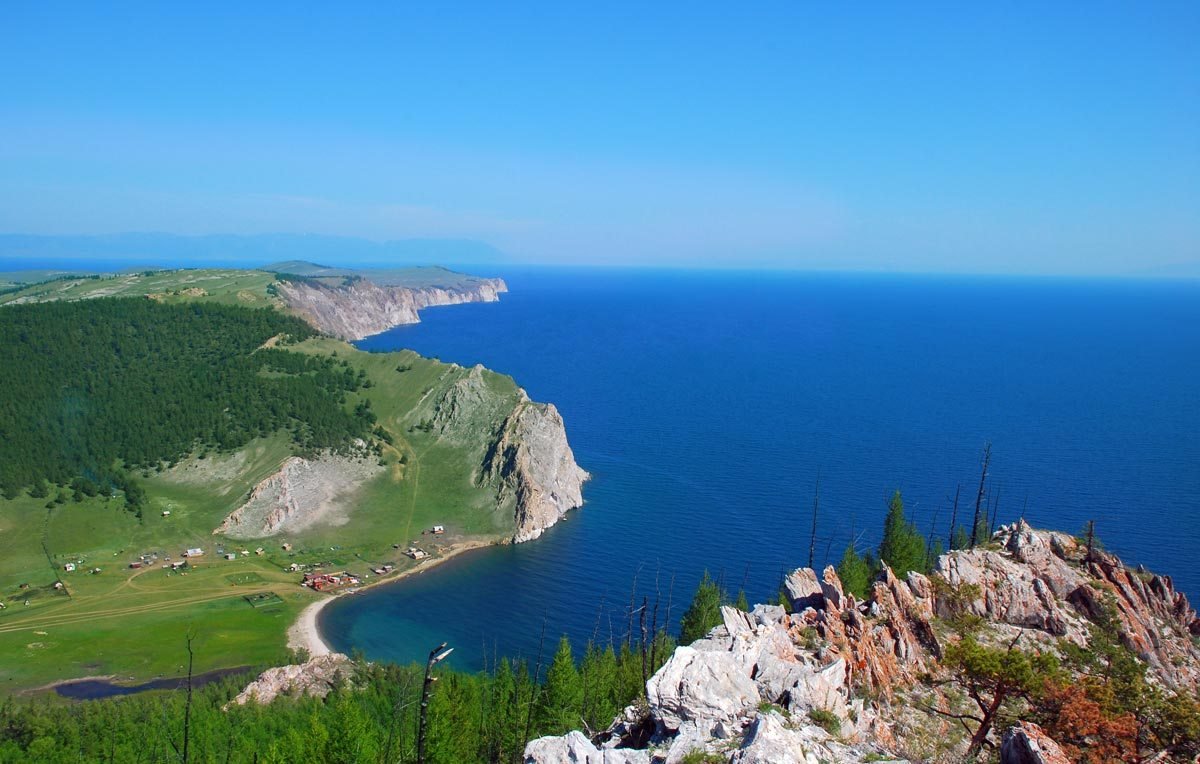 Озеро Байкал. Большое озеро Байкал. Сибирь Байкал. Восточная Сибирь Байкал.