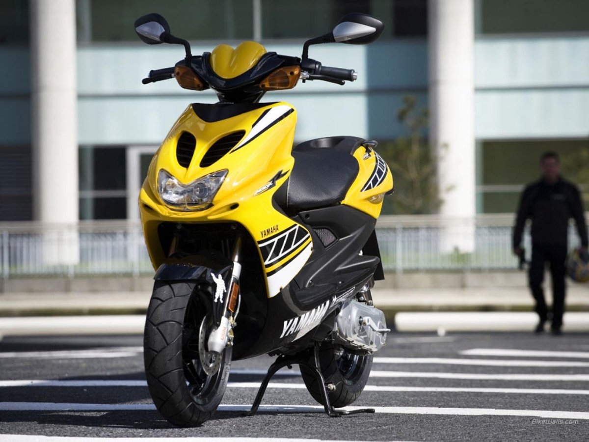 Мопед Yamaha Aerox