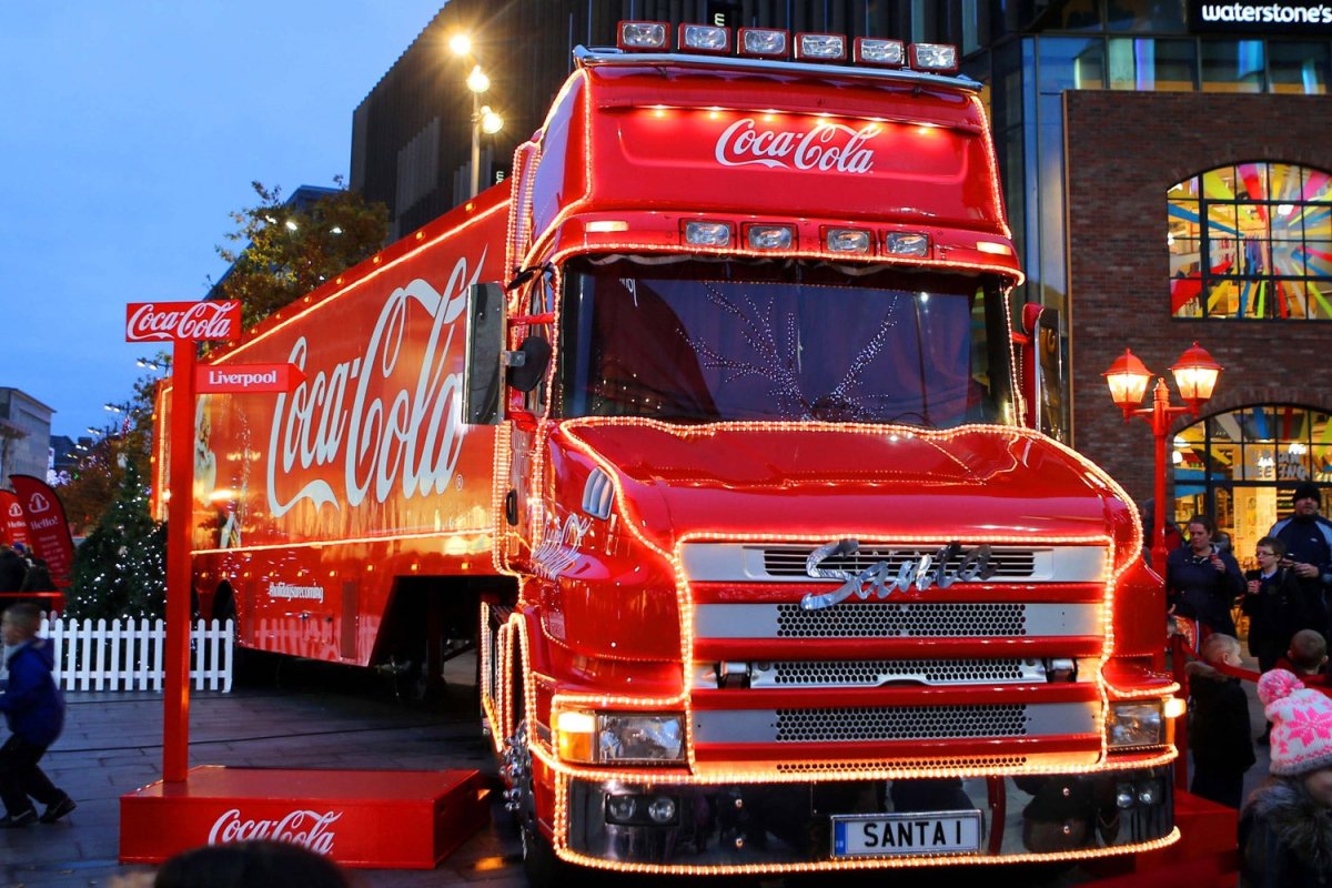 Грузовик Кока кола новый год
