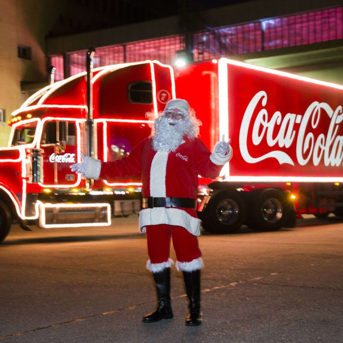 Новогодняя кола