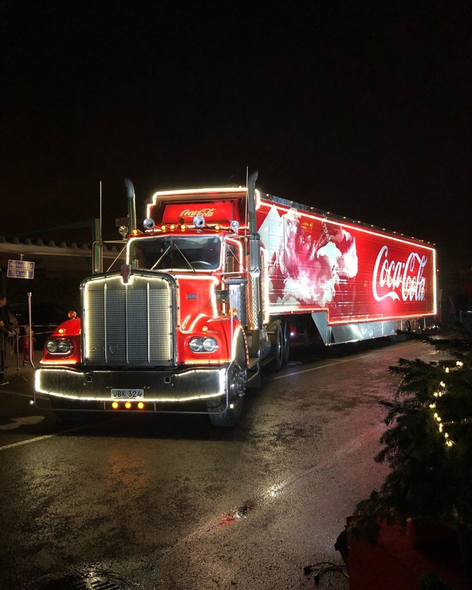 Фура Кока кола