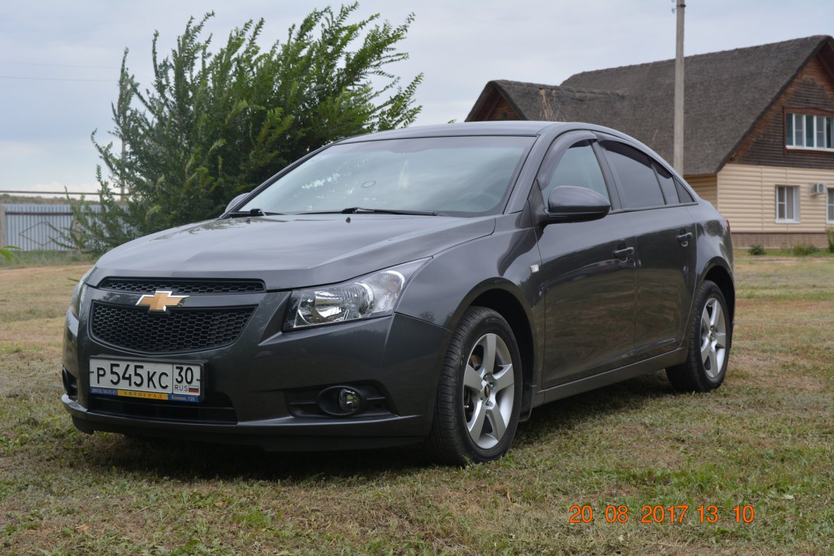 Chevrolet Cruze серый