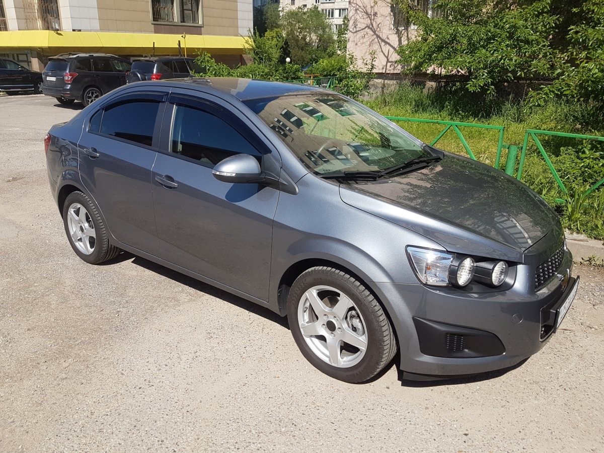 Chevrolet Aveo 2013 серый