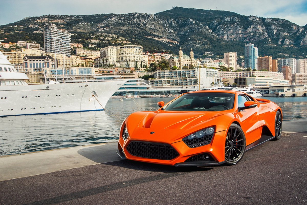 Машина Zenvo st1
