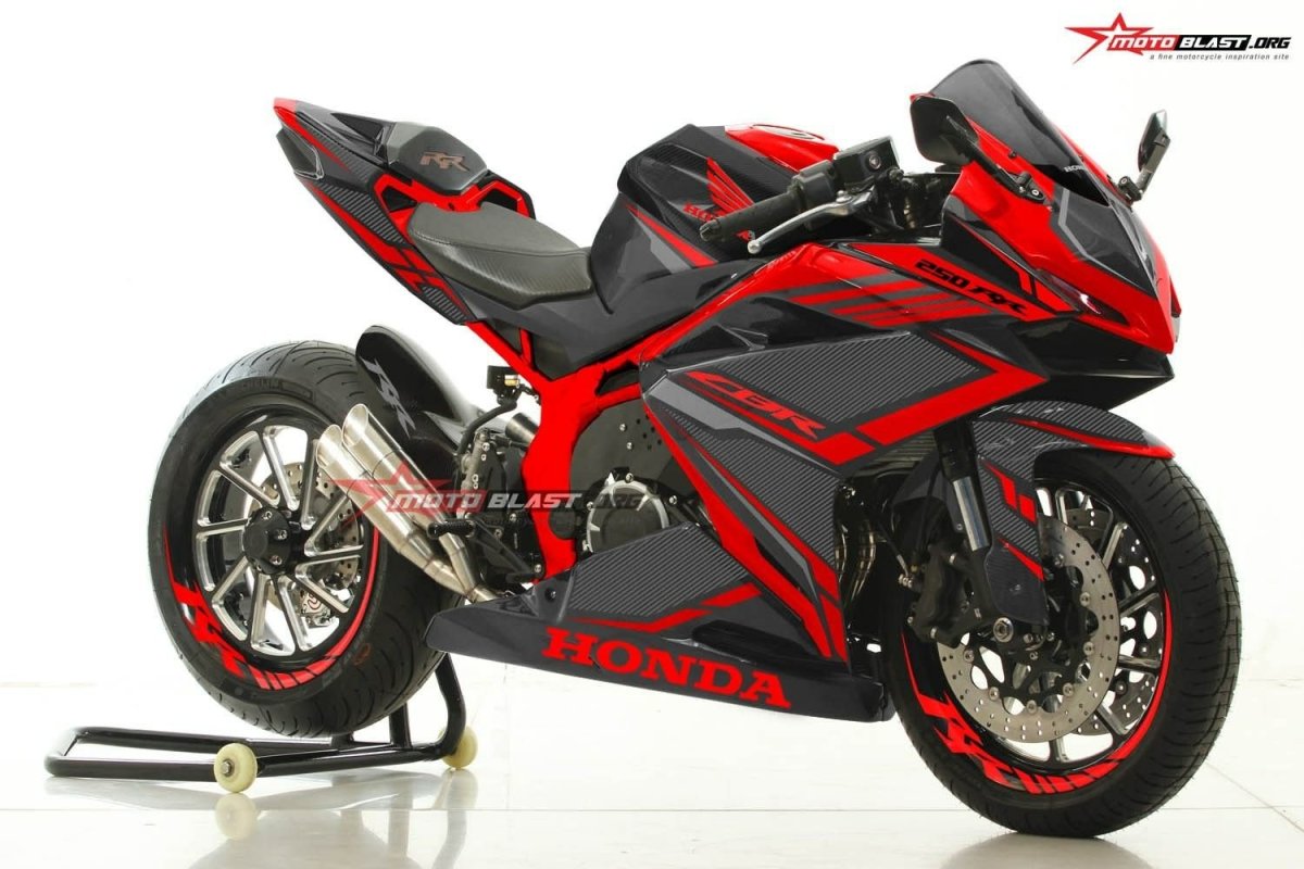 Honda CBR 250 Black Red