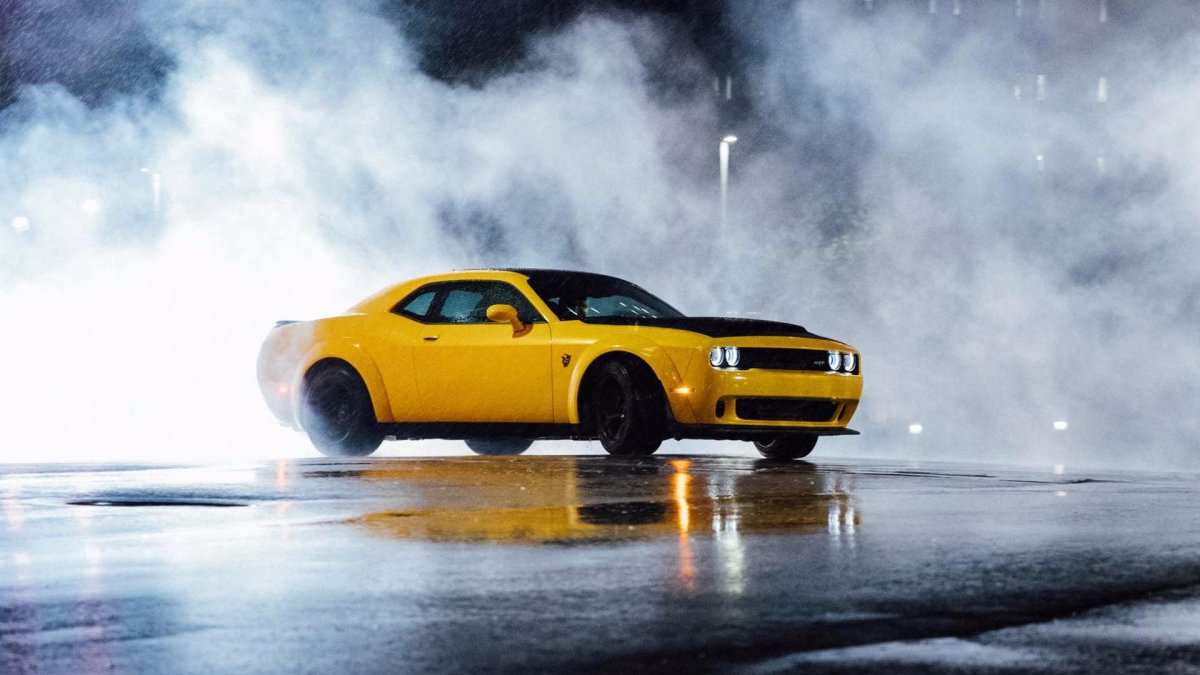 Dodge Challenger дрифт