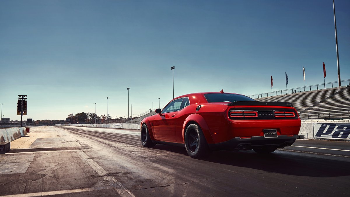 Dodge Challenger srt Demon 2017