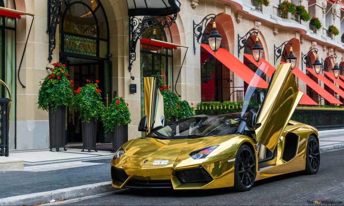 Золотой Lamborghini авентадор