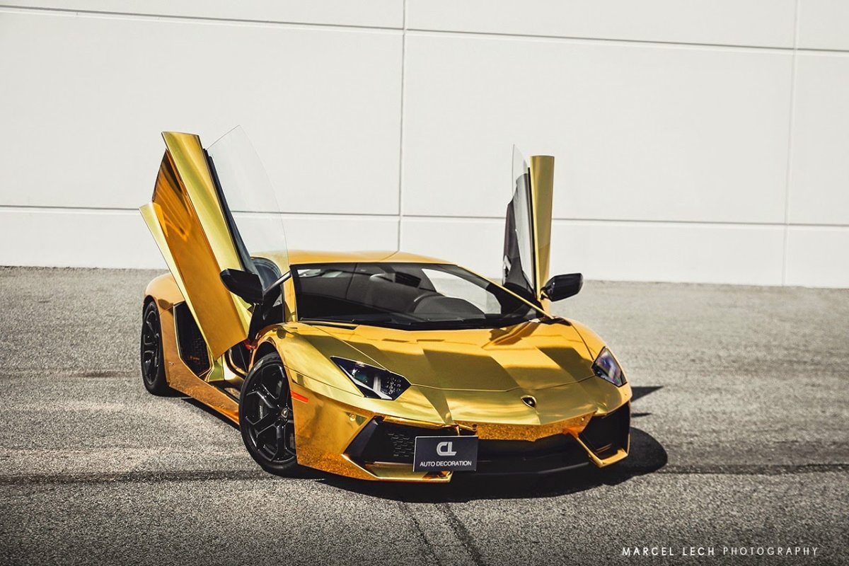 Золотая Lamborghini Aventador