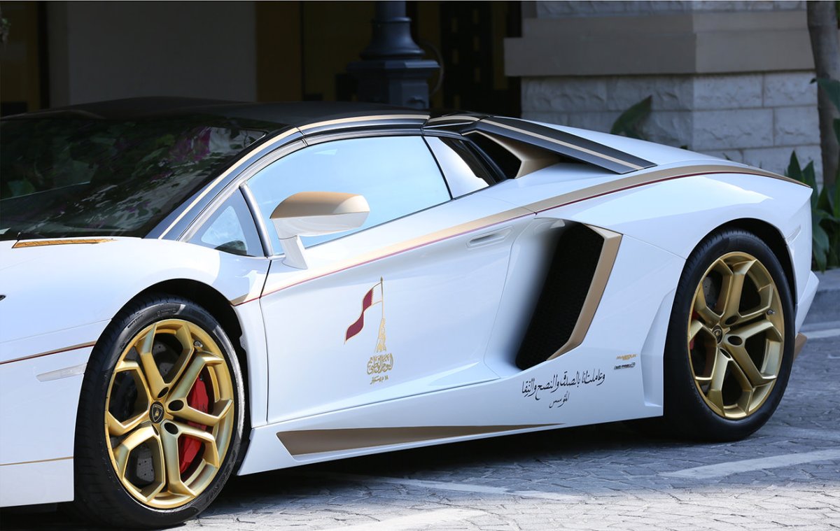 Lamborghini Aventador Roadster Golden