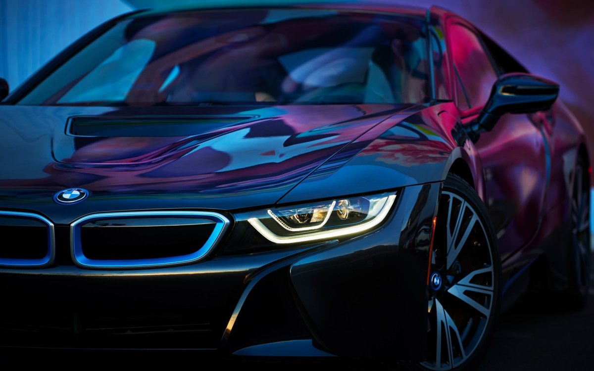 BMW i8 неоновая