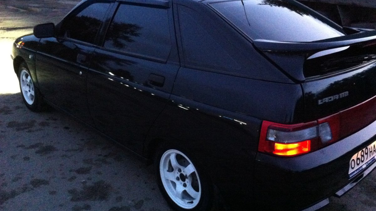 ВАЗ 2112 черный космос