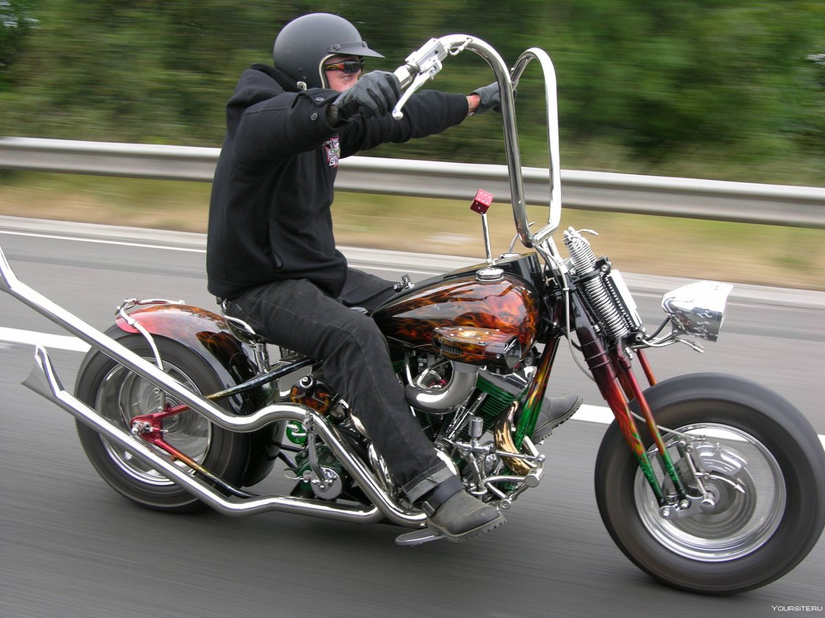 Harley Davidson чоппер с высоким рулем